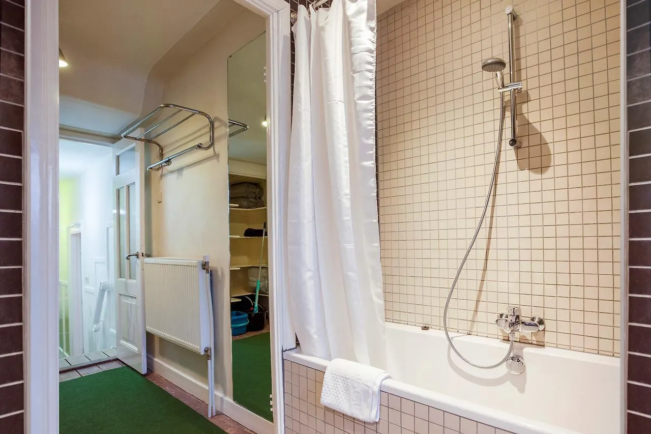 B&B Second Storey Amsterdam 3*,